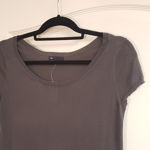 GAP Grey Short Sleeved Sweater NWT - Picture 3 of 4